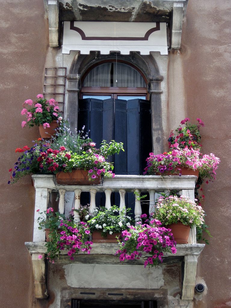 balcone fiorito da far invidia 06ac578761d0879a583f4774736cf09f