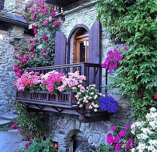 balcone fiorito da far invidia 324ac247da5ac4786540dfdfd6a99ad5